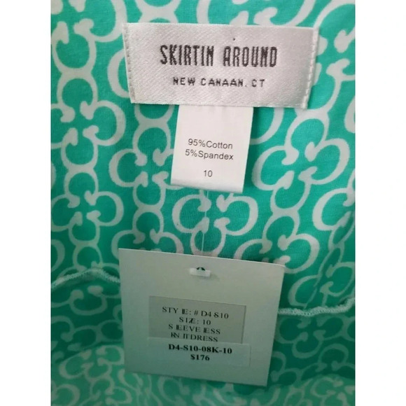 Skirtin Around Knit Dress Front Turquoise White Quatrefoil Print Sz 10 MSRP $176 - Picture 3 of 4